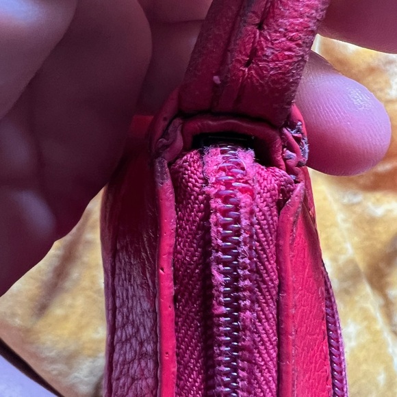 Vintage Fossil Crossbody Cherry red leather zip closure purse as is - Picture 13 of 15